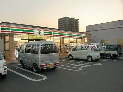 物件外観写真5　(セブンーイレブン岡山平野店 314m)