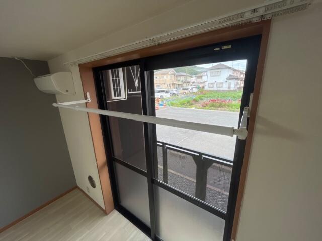 物件内観写真12　(室内物干し)