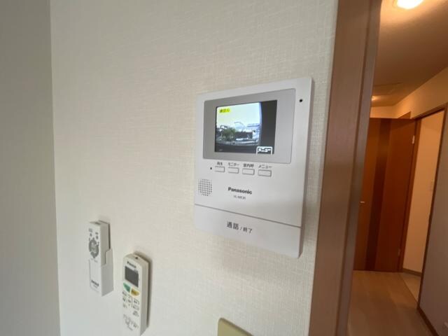 物件内観写真14　(カメラ付インターホン)