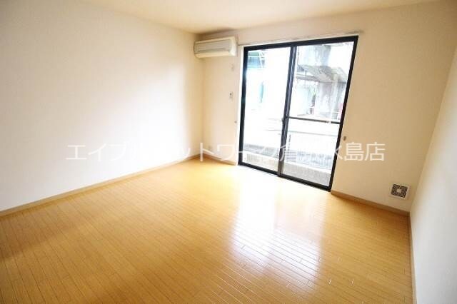 物件内観写真12　(洋室)