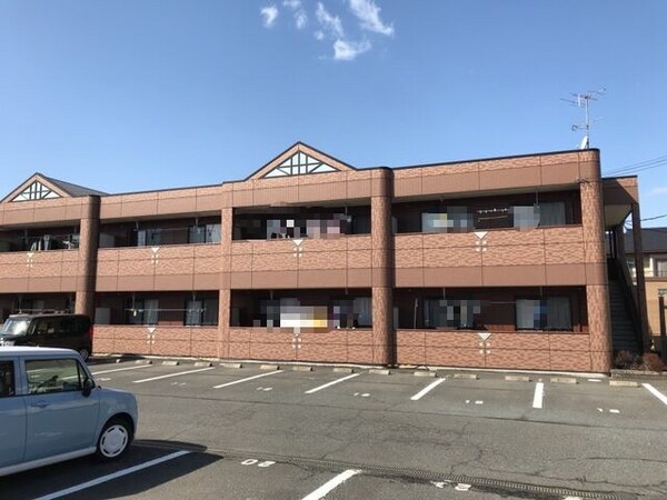 駐車場(外観写真（昼）)