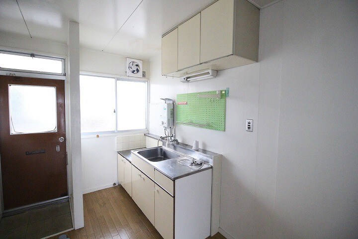 物件内観写真15　(洗濯機置場)