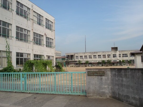 周辺環境(倉敷市立老松小学校まで618ｍ)