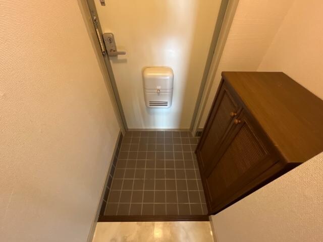 物件内観写真13　(玄関)