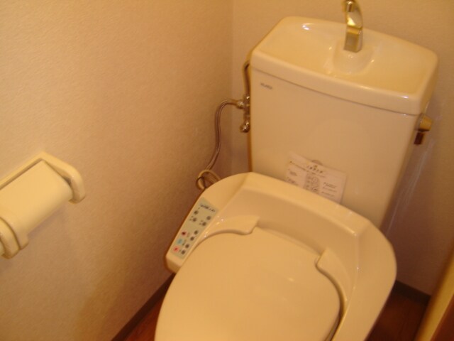 物件内観写真6　(シャワー付トイレ)