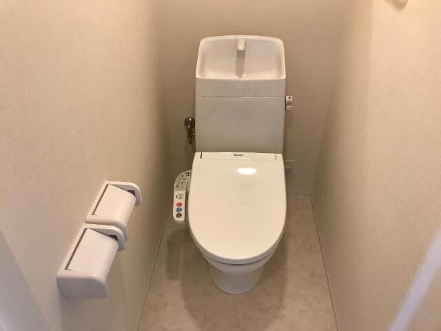 物件内観写真12　(シャワー付トイレ)