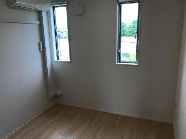 物件内観写真14　(洋室)