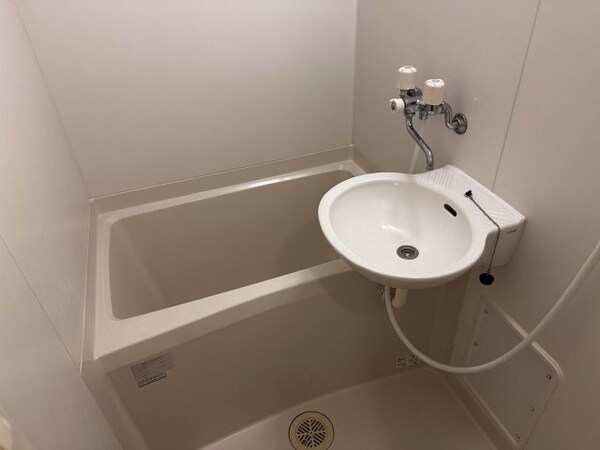 浴室(備品や設備仕様は号室等により異なります現地をご確認下さい。)