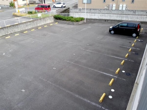 駐車場(※写真と現状が異なる場合は現状を優先)