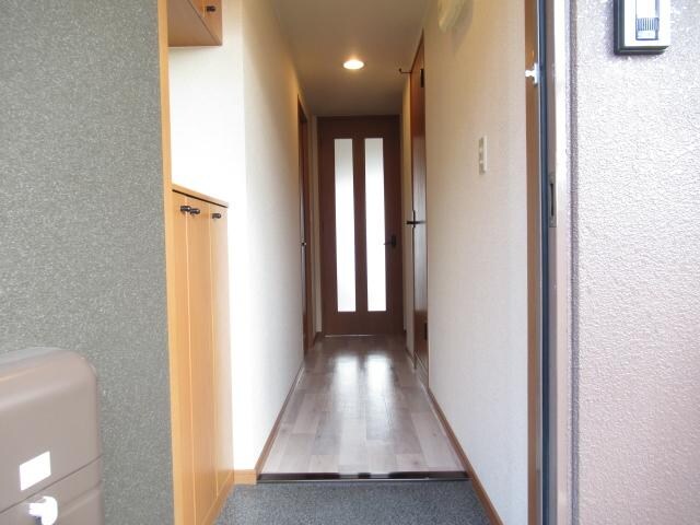 物件内観写真7　(玄関)