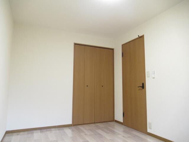 物件内観写真9　(洋室)