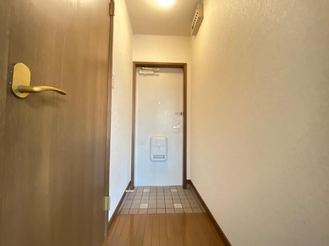 物件内観写真21　(玄関)