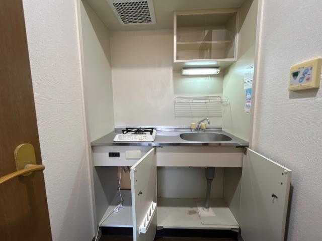 物件内観写真27　(キッチン下収納)