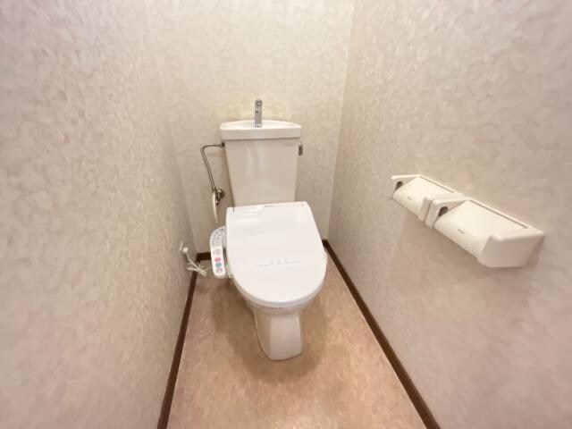 物件内観写真28　(シャワー付トイレ)