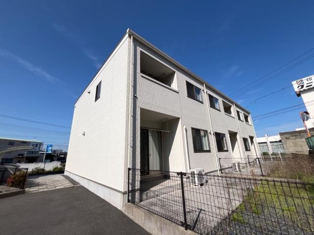 物件外観写真2　(外観写真（昼）)