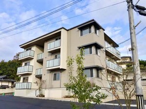 ロイヤルウイング（ＢＥＬＳ認証・ＺＥＨ）外観写真