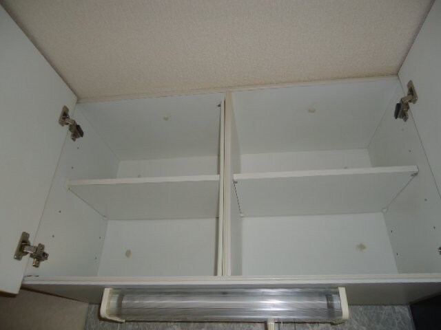 物件内観写真22　(キッチン上部収納)
