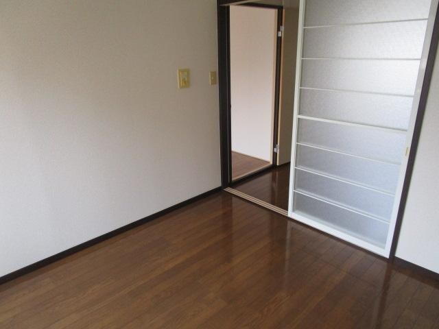 物件内観写真9　(洋室)