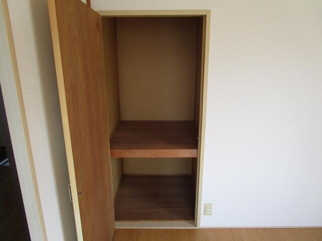 物件内観写真16　(収納)