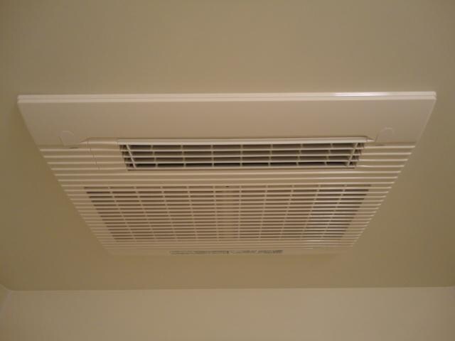 物件内観写真17　(浴室乾燥機)