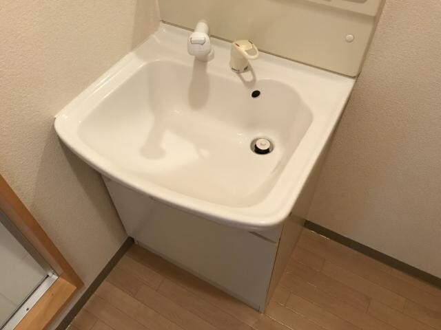 物件内観写真16　(洗髪洗面化粧台)