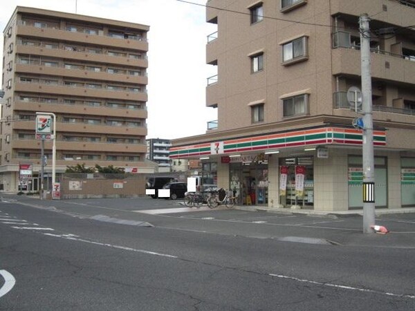 周辺環境(セブンイレブン岡山岡町店まで214ｍ)