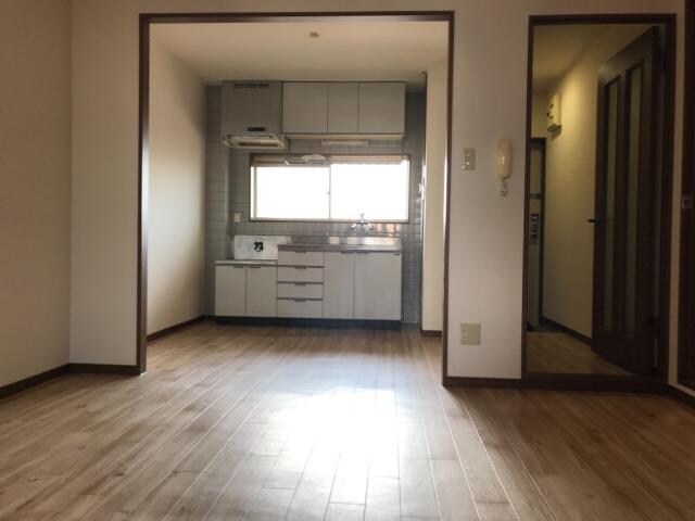 物件内観写真2　(LDK)