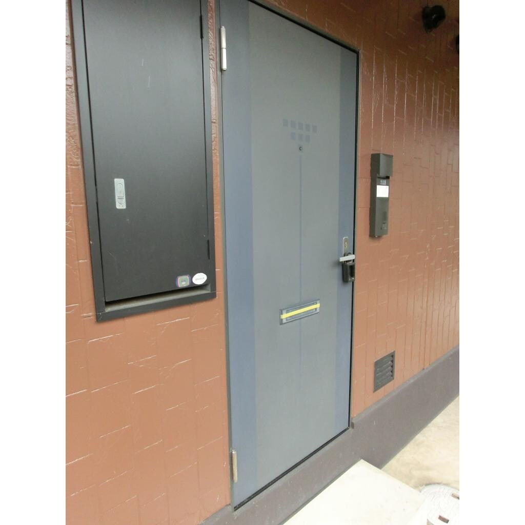 物件内観写真7　(玄関ドア)