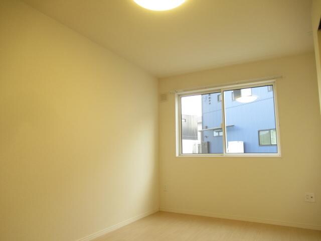 物件内観写真16　(洋室)