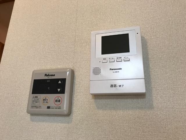 物件内観写真16　(カメラ付インターホン)