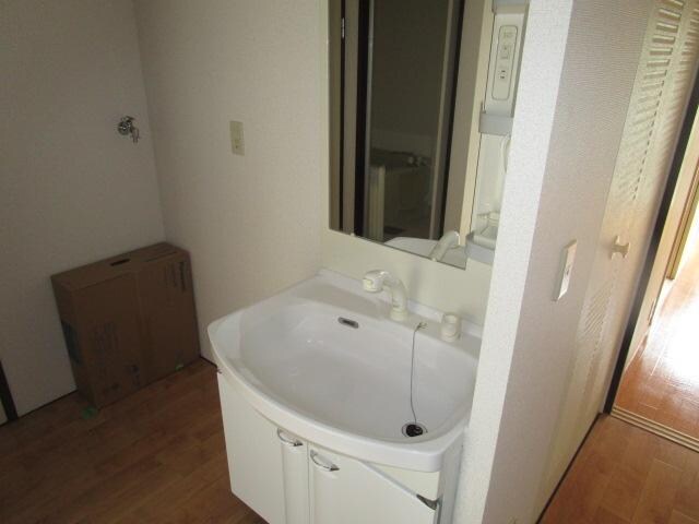 物件内観写真10　(洗面所)