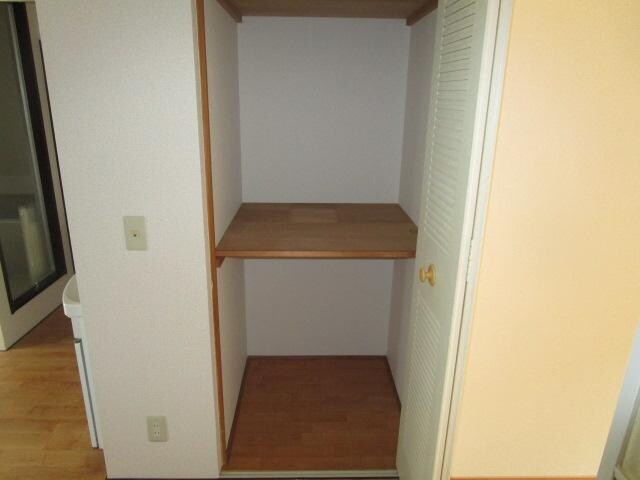 物件内観写真13　(収納)