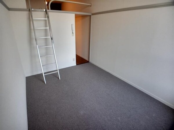寝室(備品や設備仕様は号室等により異なります。現地をご確認下さい。)