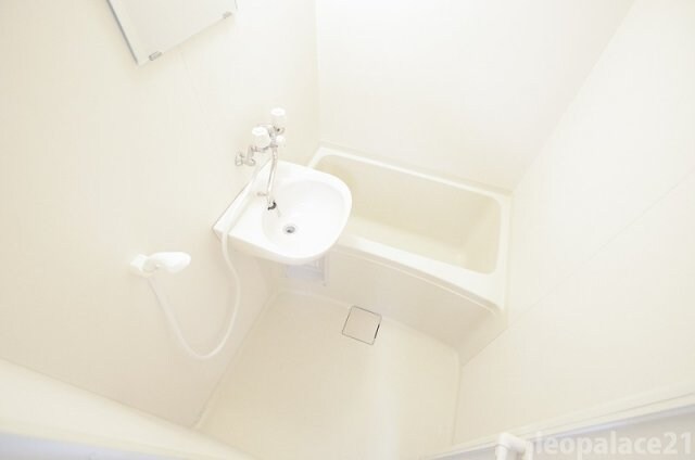 物件内観写真5　(備品や設備仕様は号室等により異なります現地をご確認ください。)