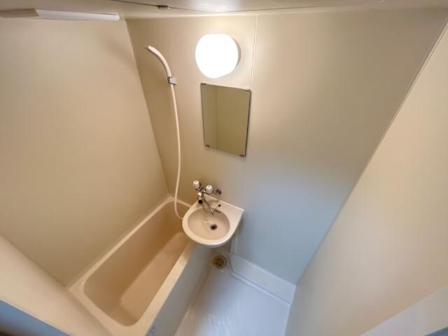 物件内観写真16　(ユニットバス)