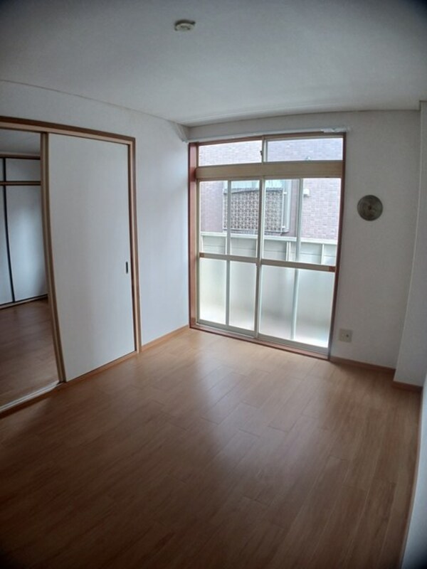 内装他(岡山市立陵南小学校まで1100m)