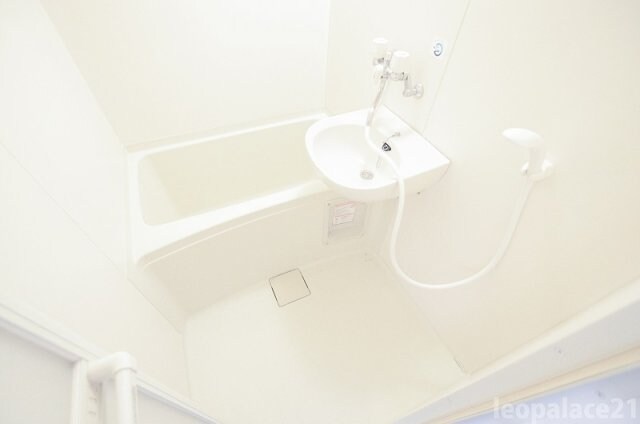 物件内観写真5　(備品や設備仕様は号室等により異なります現地をご確認ください。)