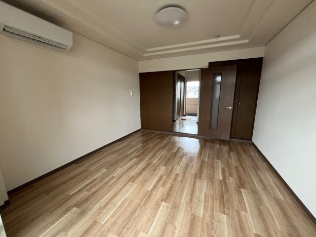 物件内観写真2　(洋室)