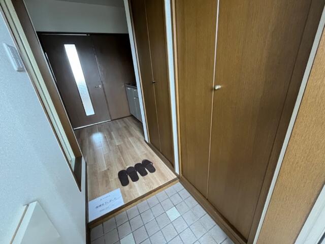 物件内観写真11　(玄関)