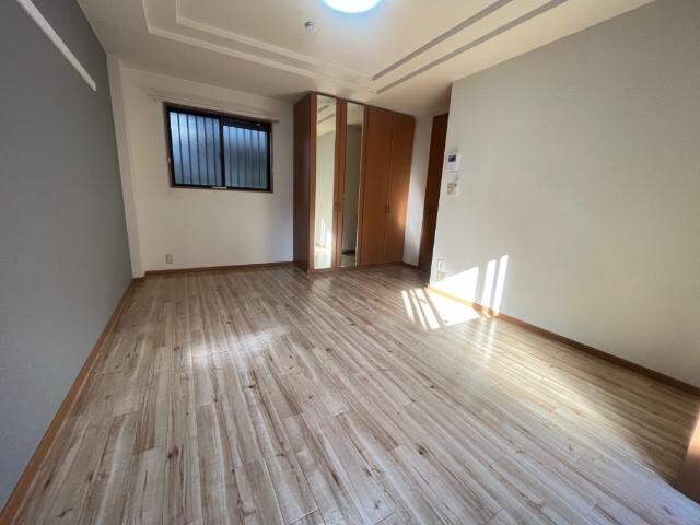 物件内観写真14　(洋室)