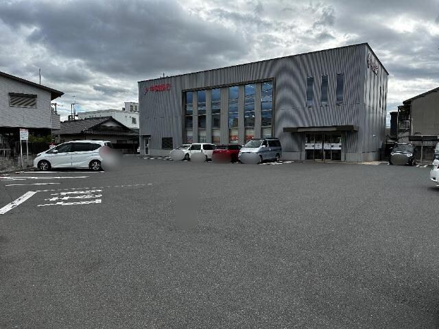 物件外観写真8　(中国銀行稲荷支店まで461ｍ)