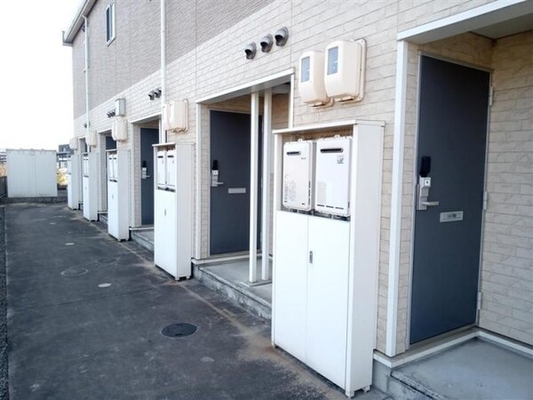 玄関(※写真と現状が異なる場合は現状を優先)