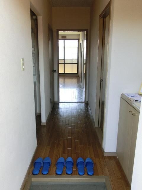 物件内観写真11　(玄関)