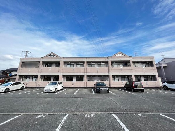 駐車場(外観写真（昼）)