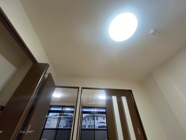 物件内観写真4　(照明)