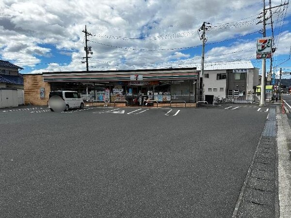 周辺環境(セブンイレブン岡山小山店まで641ｍ)