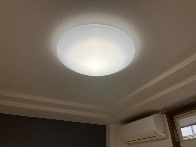 物件内観写真15　(照明器具)