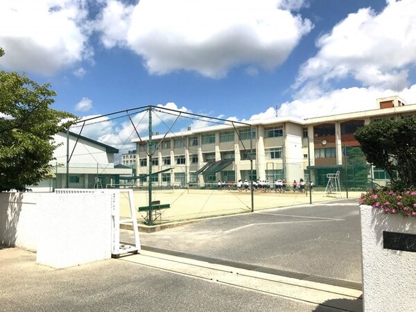 周辺環境(岡山市立吉備中学校 815m)
