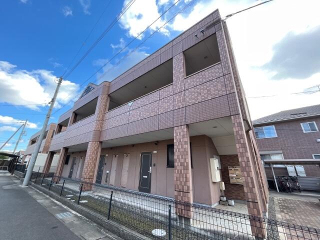 物件外観写真1　(外観写真（昼）)