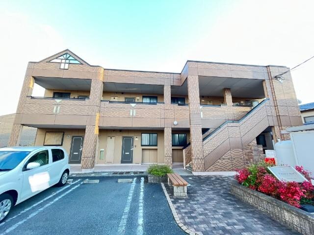 物件外観写真1　(外観写真（昼）)